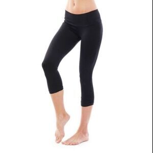 NUX Women's Black Ruched-Trim Mesa Capri Leggings NWT